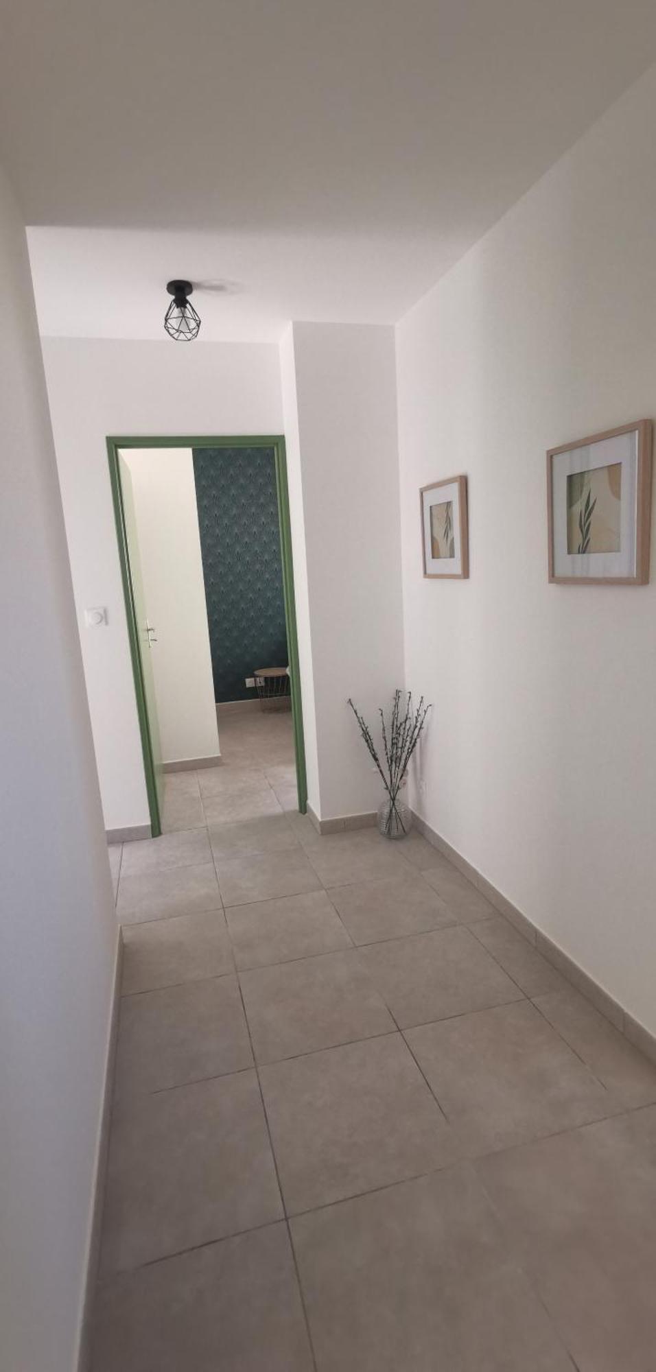 Nouvelle Provencale Calme, Proche Du Centre *
